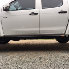 Isuzu D-Max Angled Sliders 02
